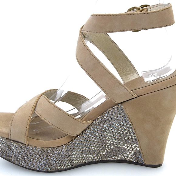 UGG Nubuck Leather ARIAH Wedge in Fawn 9 - Picture 2 of 7